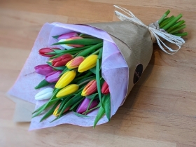 Simply Flowers Cheadle Local Spring Tulip Flower Delivery by Local Florist