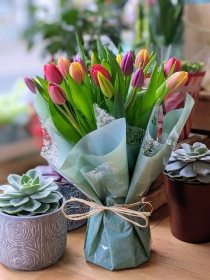 Simply Flowers Cheadle Local Spring Tulip Flower Delivery by Local Florist